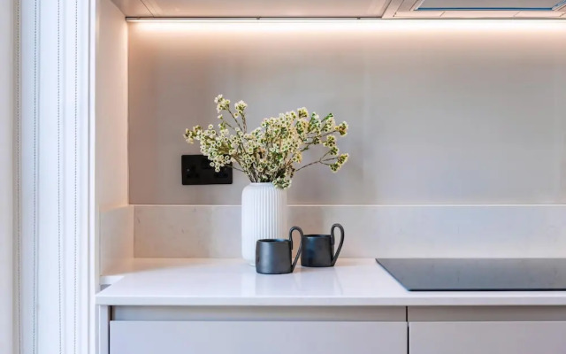 Stunning Studio Apartment, Moments From Earls Court Station