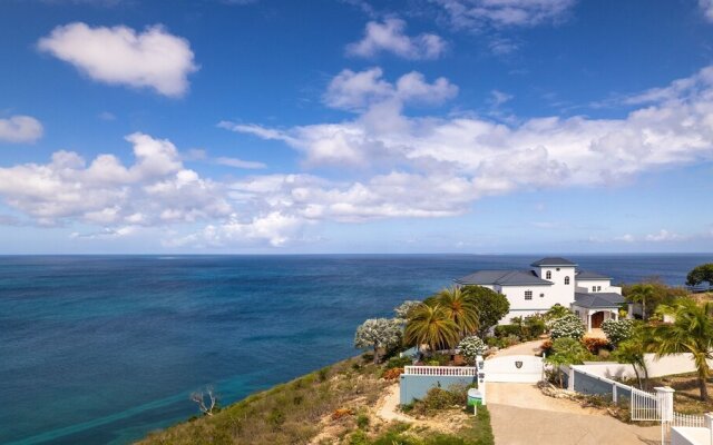 Oceanfront Home With Stunning Caribbean Views 4 Bedroom Home by Redawning