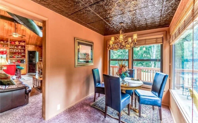 Paradise On The River Three Bedroom Cabin