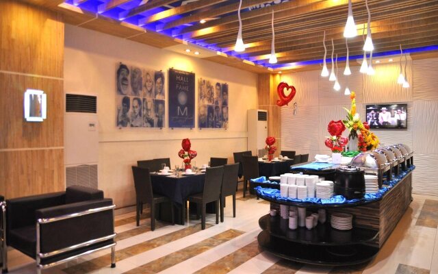 Hotel DreamWorld North EDSA