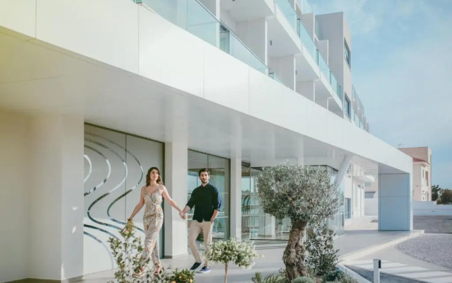 Lenios Beach Hotel