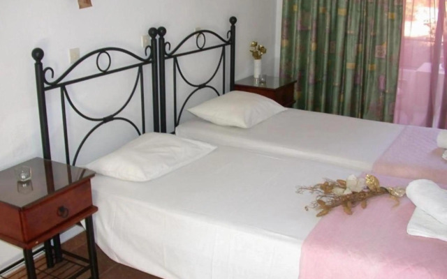 Yiannis Apartments