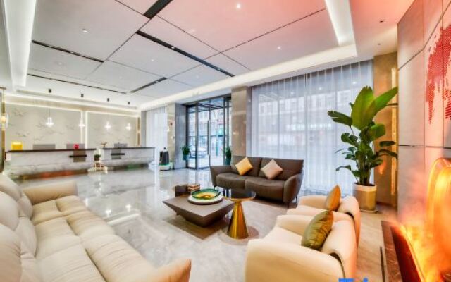 Three Cats Hotel (Guangsha Construction College)