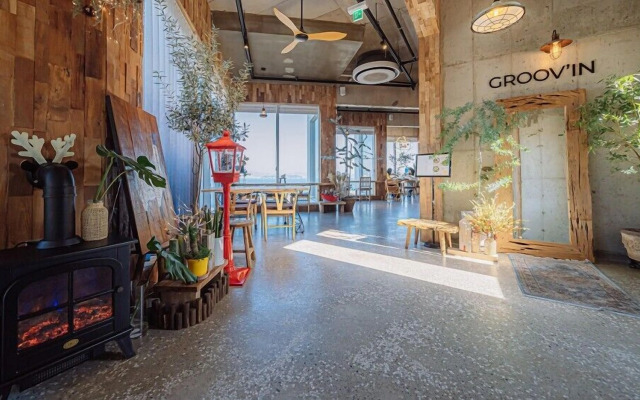 Groove-in Cafe Pension