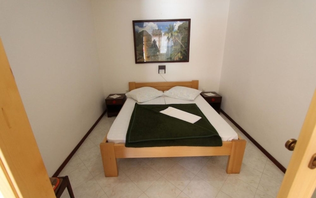 Room and Apartments Mariza