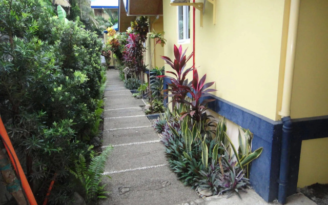 Blue Lagoon Inn & Suites