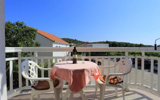 Lias - With Restaurant - SA3