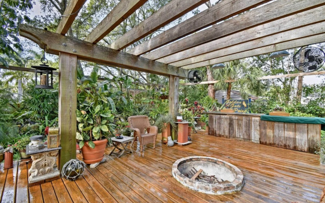 Sarasota Bungalow w/ Pergola, Garden & Waterfalls!
