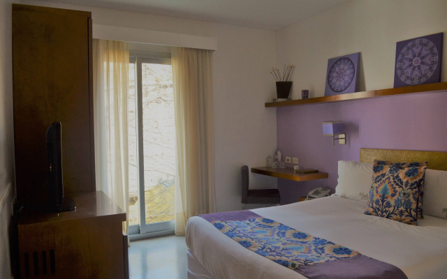 Mine Hotel Boutique