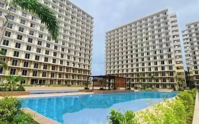 Studio w Pool, Mountain & City View Mactan Airport