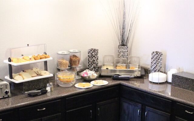 Emerald Coast Inn & Suites