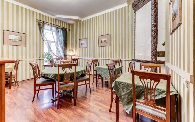 Guest Rooms on Nevsky Prospekt 47