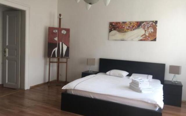 Exclusive apartment on Zborovska