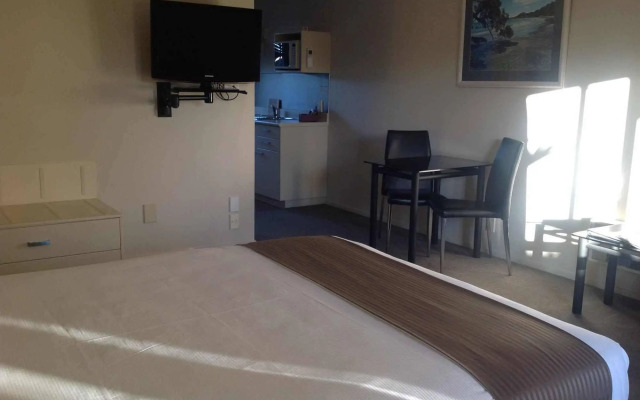 Pacific Coast Motor Lodge