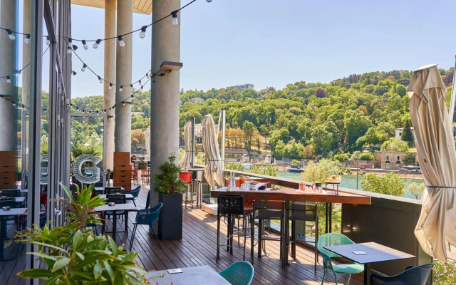 Novotel Lyon Centre Confluence Bord de Saone