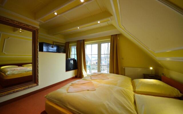 Eck-Reethaus-Sturmhaube