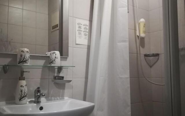 Hotel Ari