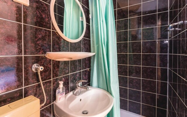 Awesome Apartment in Makarska With 3 Bedrooms and Wifi