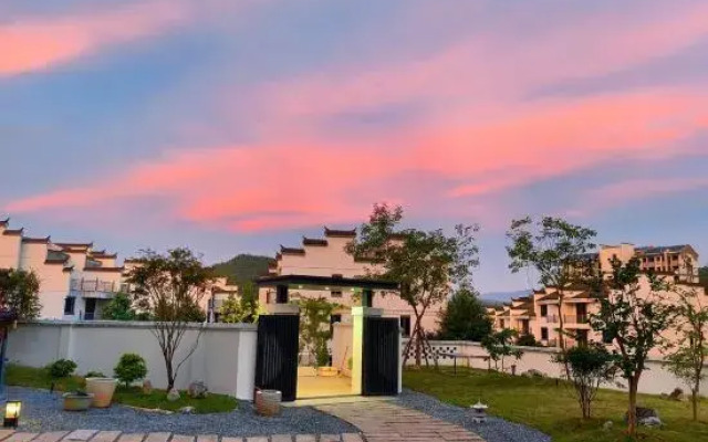 Taining Extraordinary Companion Mountain Residence