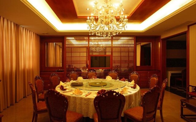 Jollies International Hotel