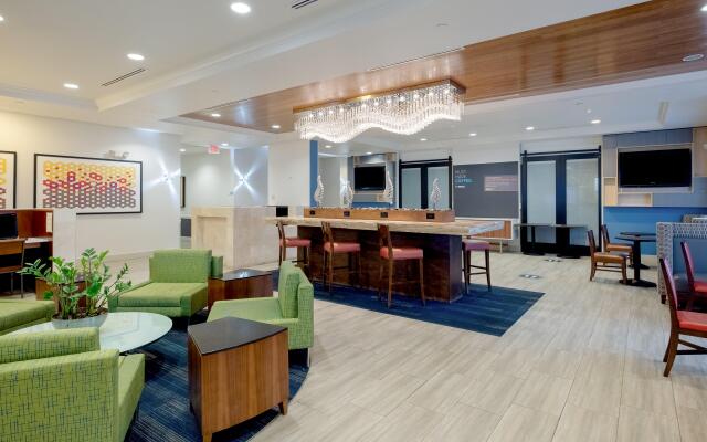 Holiday Inn Express & Suites, International Drive by IHG