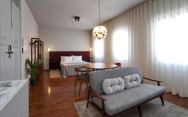 Oporto Cozy Design Studio II
