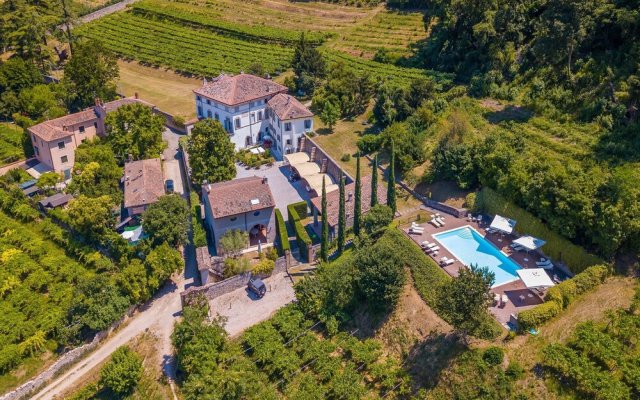 Villa Faccioli Oleandro With Shared Pool