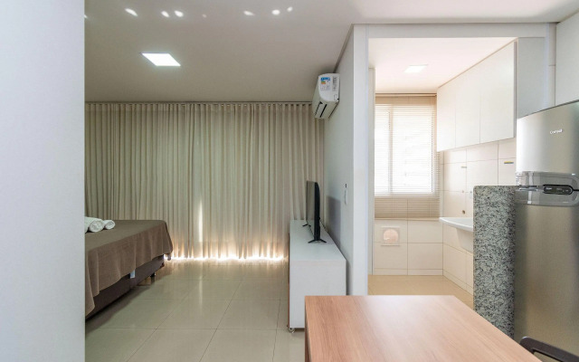 Flat com linda Piscina no Setor Bueno - TH605