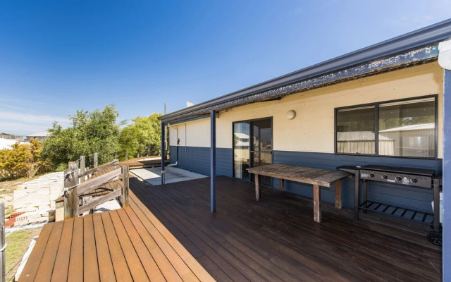 Uppy's Shack - Quiet Location Close to Beach Pet Friendly