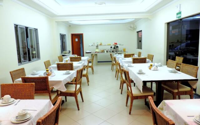 Hotel Pequeno Mundo II