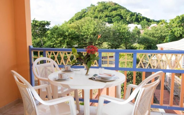 House with One Bedroom in Sainte-Anne, with Wonderful City View, Pool Access And Furnished Terrace - 300 M From the Beach