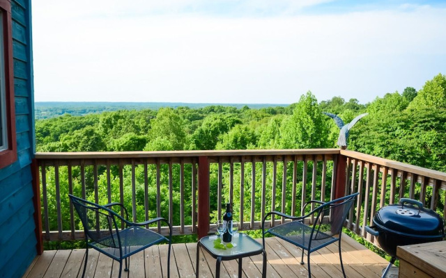 Treetop Retreat