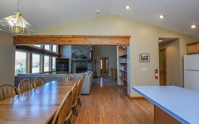 Moonrise Retreat by Taylor Made Deep Creek