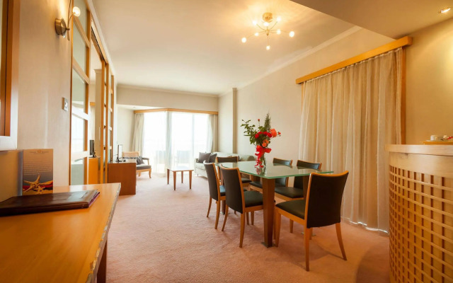 Crown Resorts Horizon Hotel