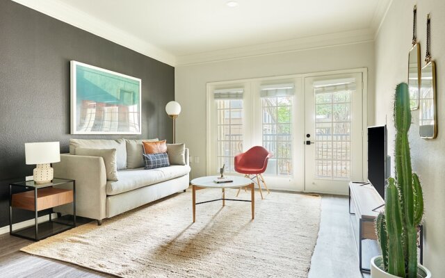 Artsy South Congress Suites by Sonder