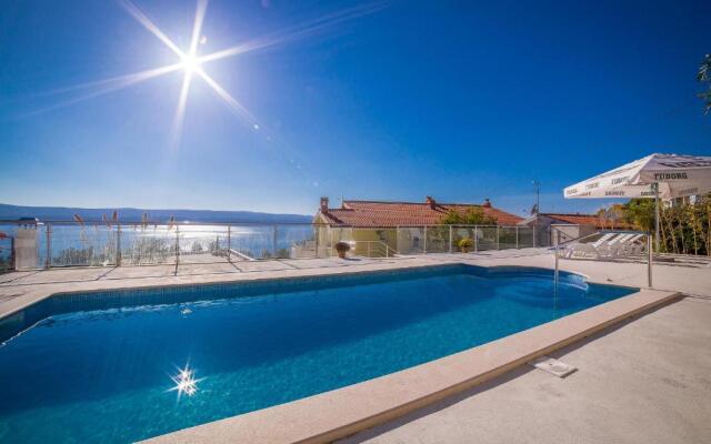 Apartments Emil Zora