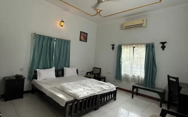 Red Rock Hotel & Restaurant