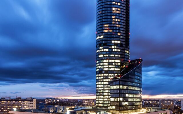 40th+ Floor Luxury Apartments in Sky Tower
