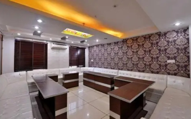 Hotel Sahil Palace