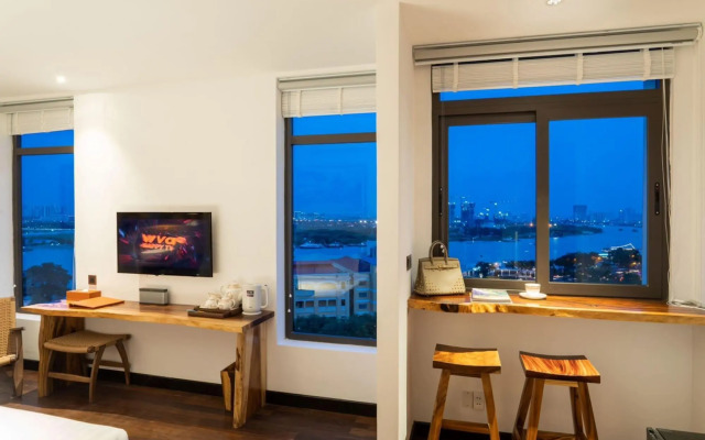 Sky Gem Central Hotel