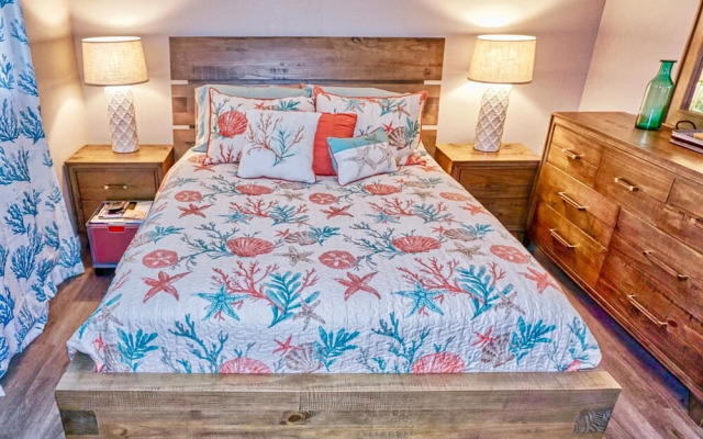 Sunset Beach Treasure Island Getaway (8200-4)