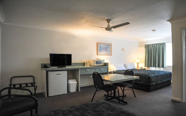 Earls Court Motel & Apartments