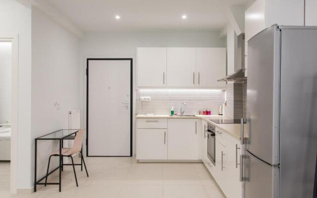 Minimal 2 BR near Olympic Stadium - 15 min walk