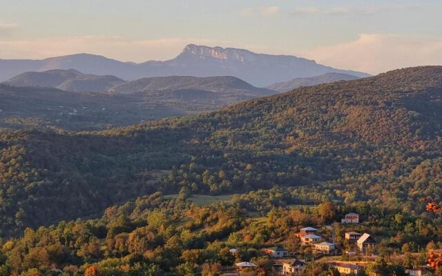 Veli Group guest house near Gelati Monastery