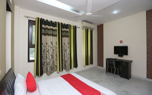 Oyo 24323 Lakshmi Residency
