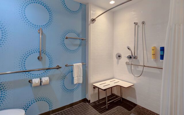 Tru by Hilton Grantville, PA