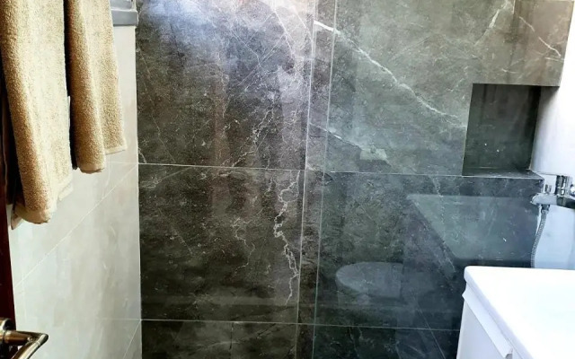2 Bedroom Cozy Apartment near Tourist Area, 200m from sea