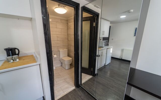 Modern Studio Close to City Centre!