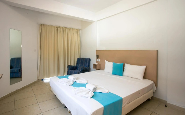 Sea Cleo Napa Hotel & Annex