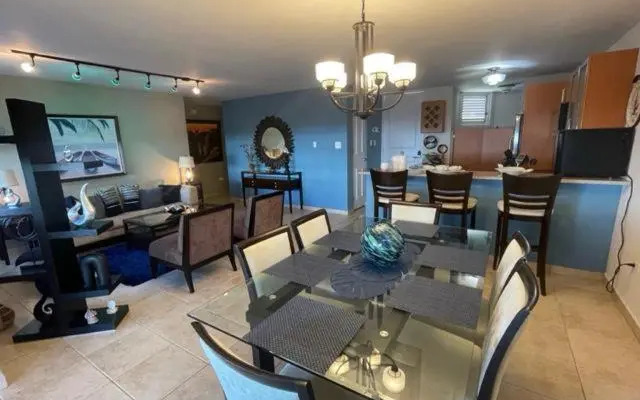 3 Bedroom Apt. close to main beaches/ attractions